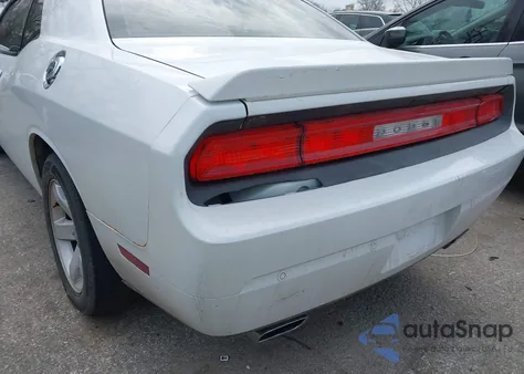 2013 Dodge Challenger Sxt Plus z USA, uszkodzony, nr VIN 2C3CDYAG7DH596757